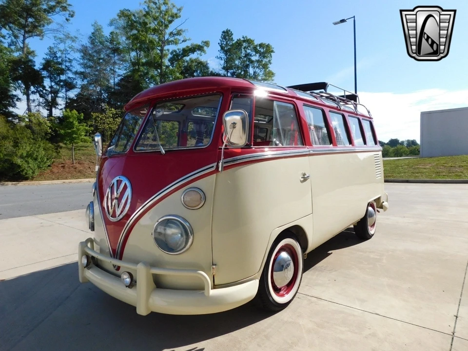 1975 Volkswagen Bay-Window Bus - Image 5 of 12