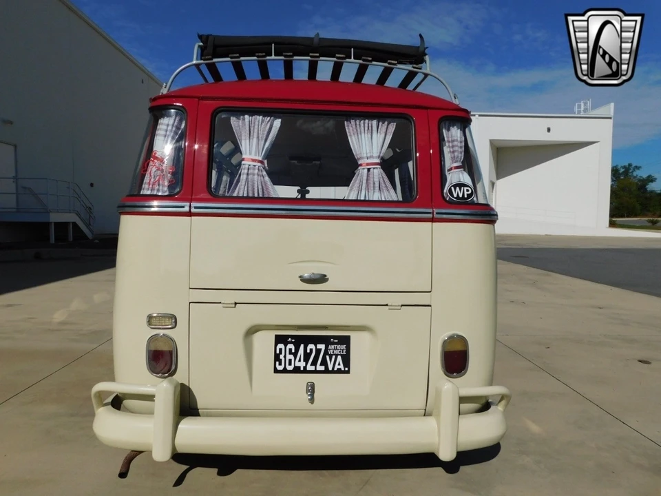 1975 Volkswagen Bay-Window Bus - Image 11 of 12