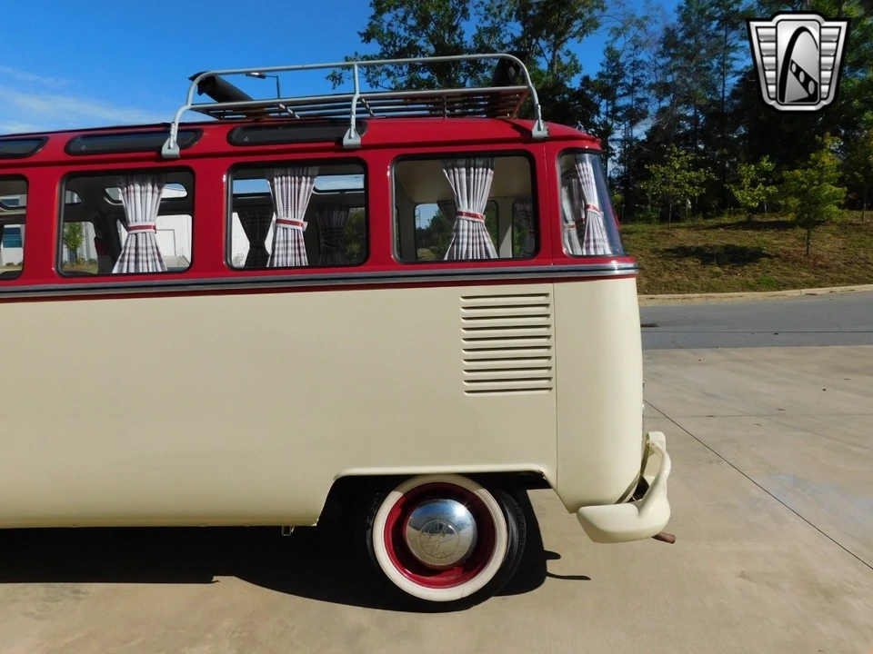1975 Volkswagen Bay-Window Bus - Image 9 of 12