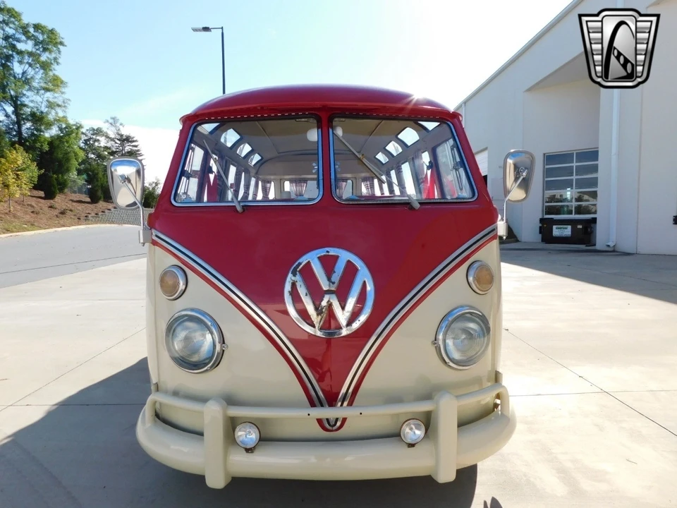 1975 Volkswagen Bay-Window Bus - Image 4 of 12