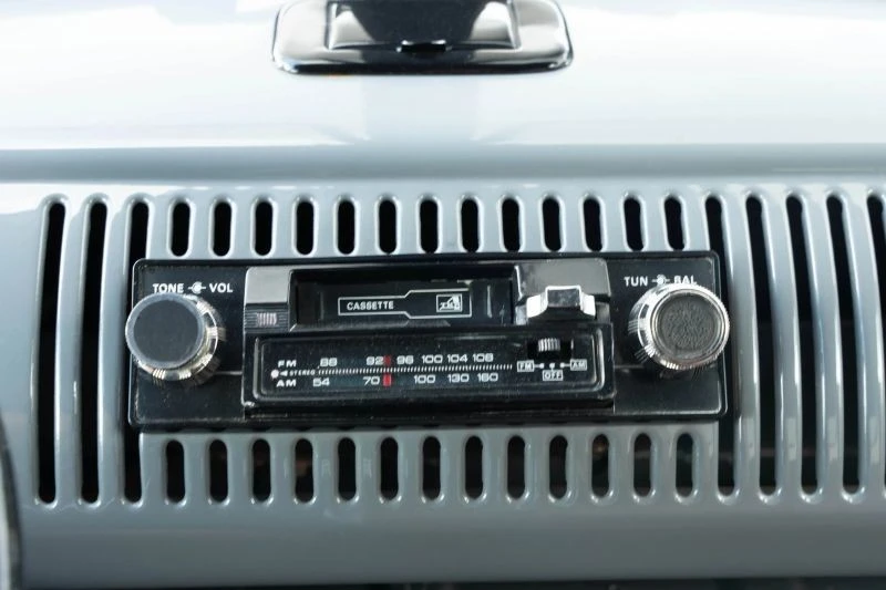 1975 Volkswagen Bay-Window Bus - Image 14 of 19