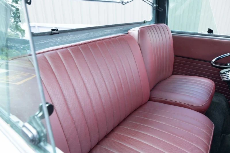 1975 Volkswagen Bay-Window Bus - Image 10 of 19
