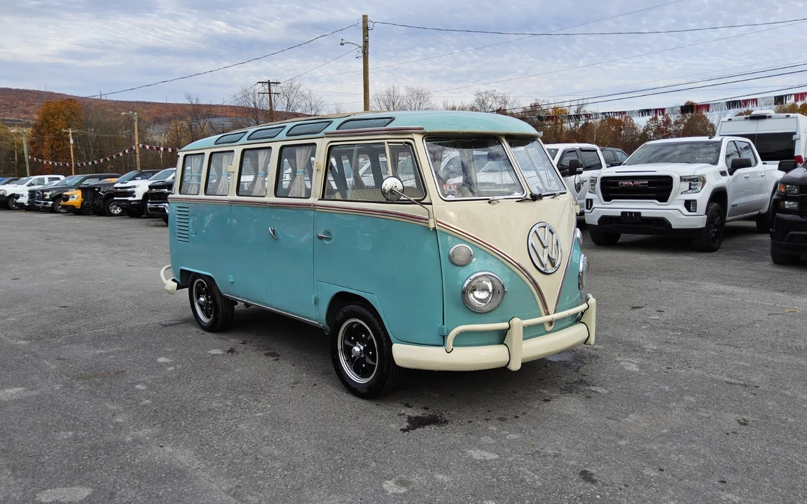 1975 Volkswagen Bay-Window Bus - Image 3 of 17