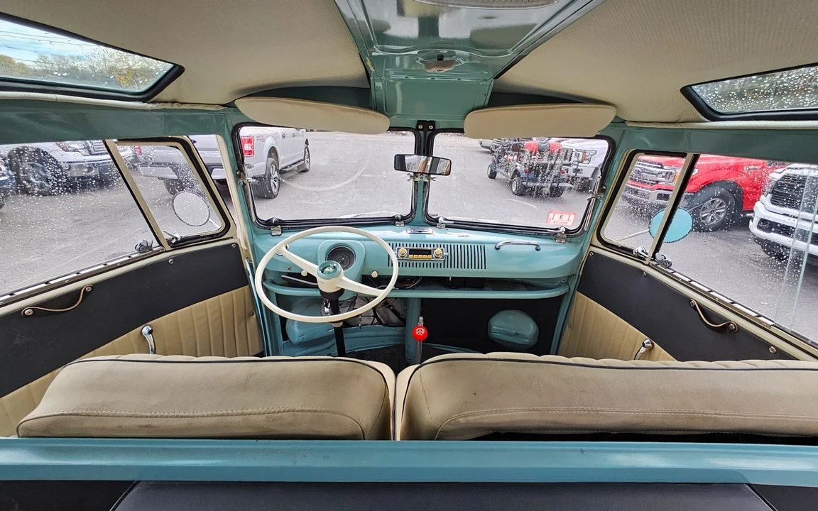 1975 Volkswagen Bay-Window Bus - Image 16 of 17