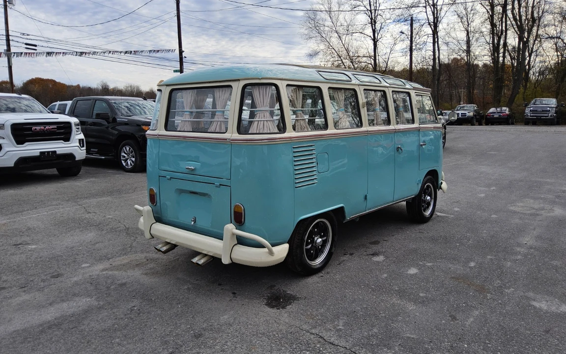 1975 Volkswagen Bay-Window Bus - Image 5 of 17