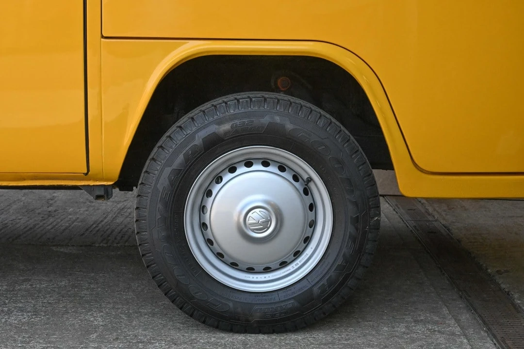 1975 Volkswagen Bay-Window Camper - Image 19 of 31