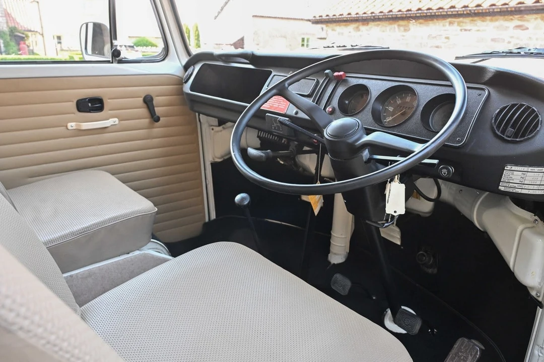 1975 Volkswagen Bay-Window Camper - Image 25 of 31