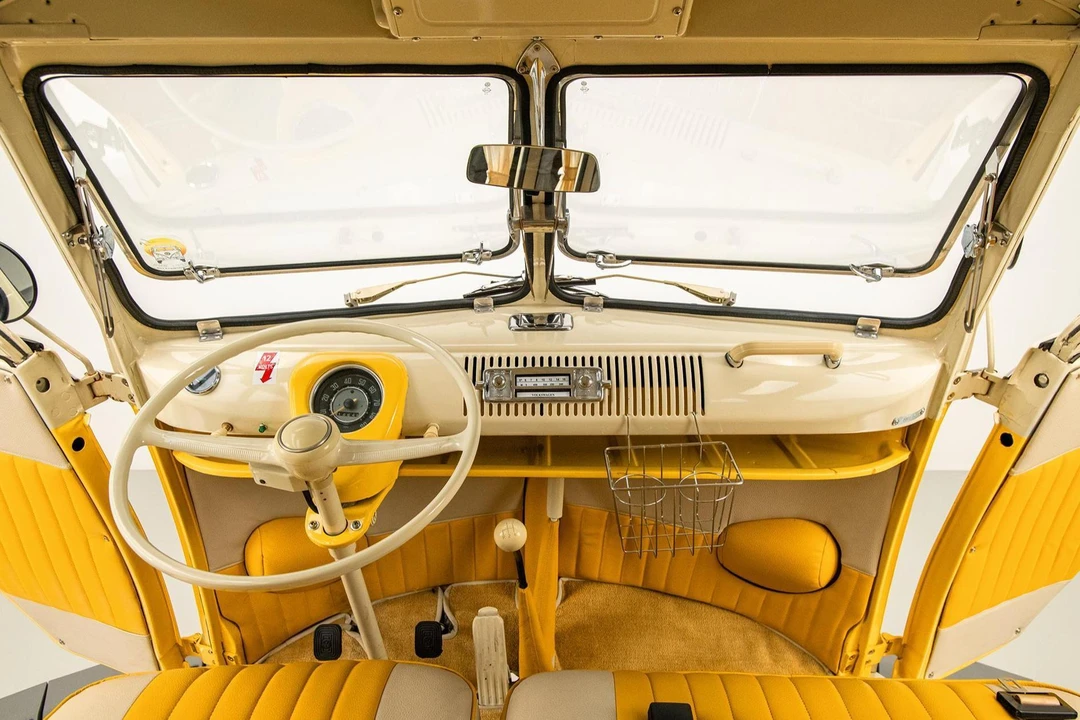 1975 Volkswagen Bay-Window Bus - Image 22 of 31