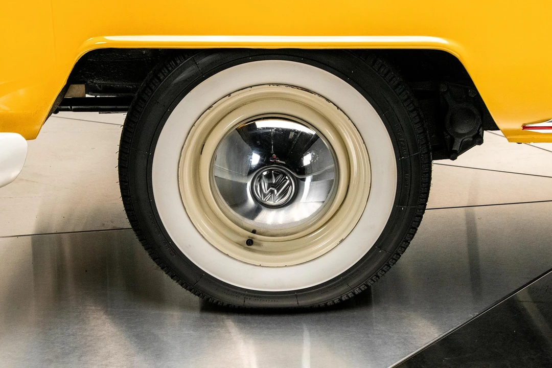 1975 Volkswagen Bay-Window Bus - Image 21 of 31