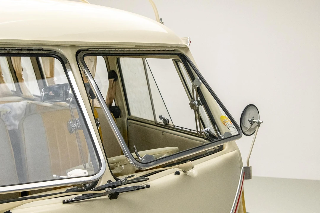 1975 Volkswagen Bay-Window Bus - Image 13 of 31