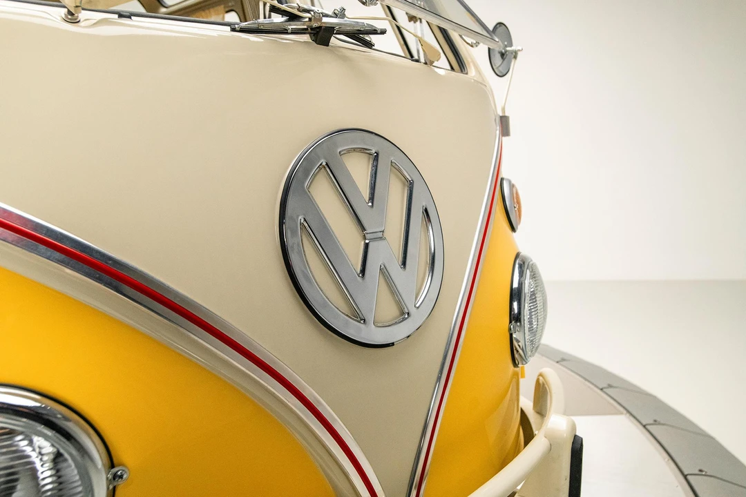 1975 Volkswagen Bay-Window Bus - Image 14 of 31