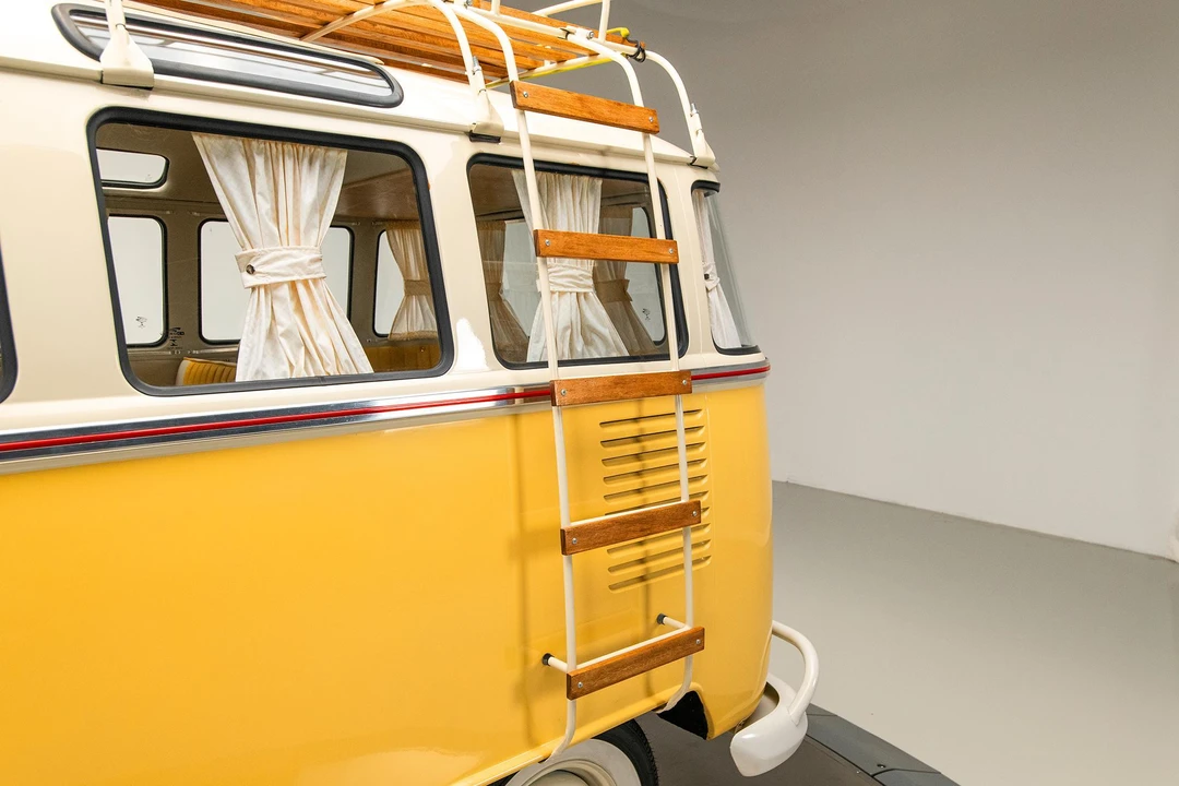 1975 Volkswagen Bay-Window Bus - Image 16 of 31