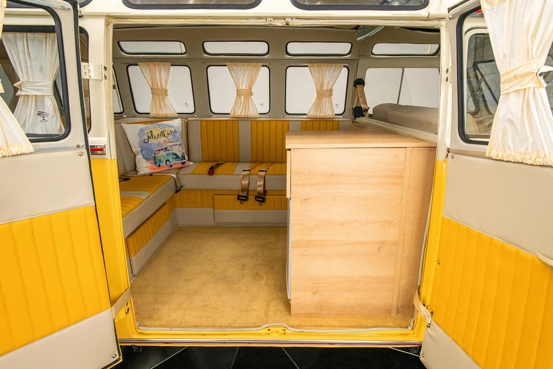 1975 Volkswagen Bay-Window Bus - Image 30 of 31