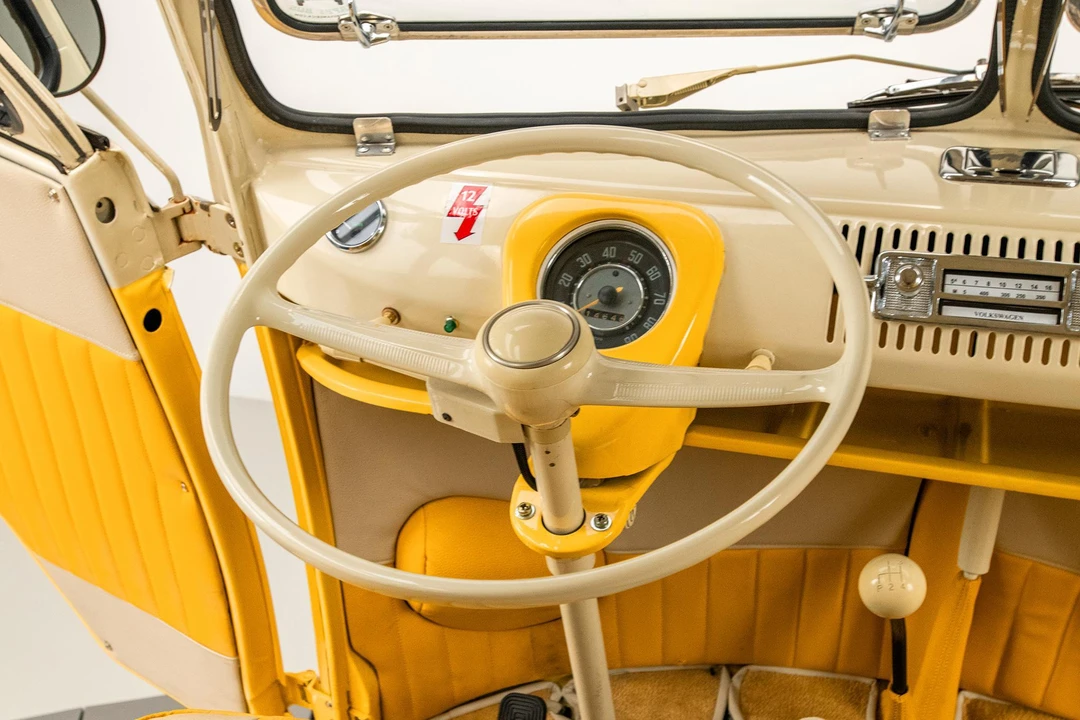 1975 Volkswagen Bay-Window Bus - Image 27 of 31