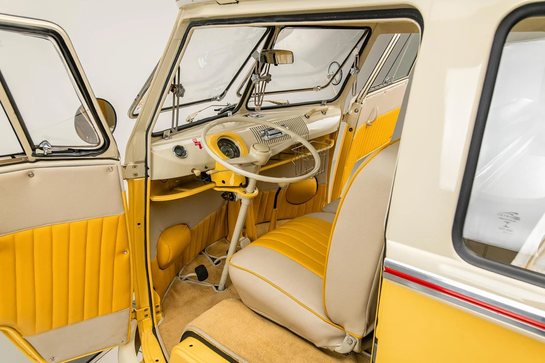 1975 Volkswagen Bay-Window Bus - Image 26 of 31