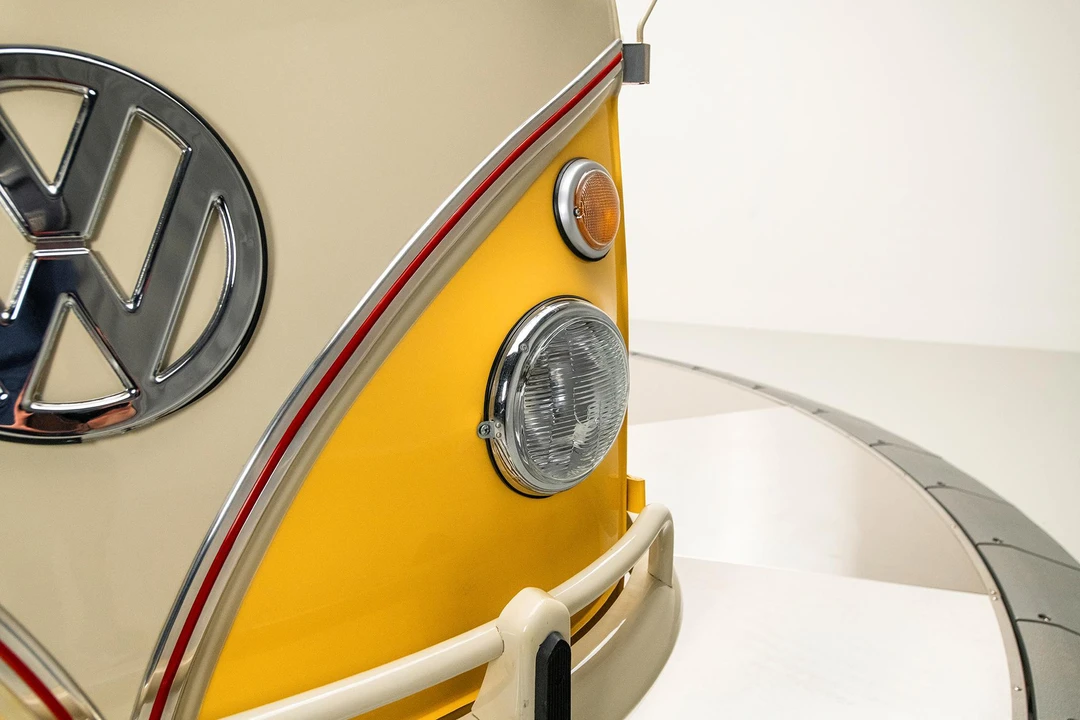 1975 Volkswagen Bay-Window Bus - Image 15 of 31