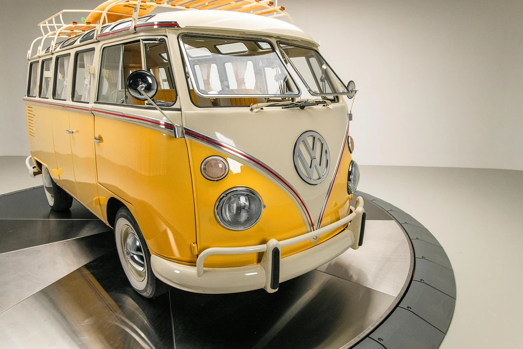1975 Volkswagen Bay-Window Bus - Image 12 of 31