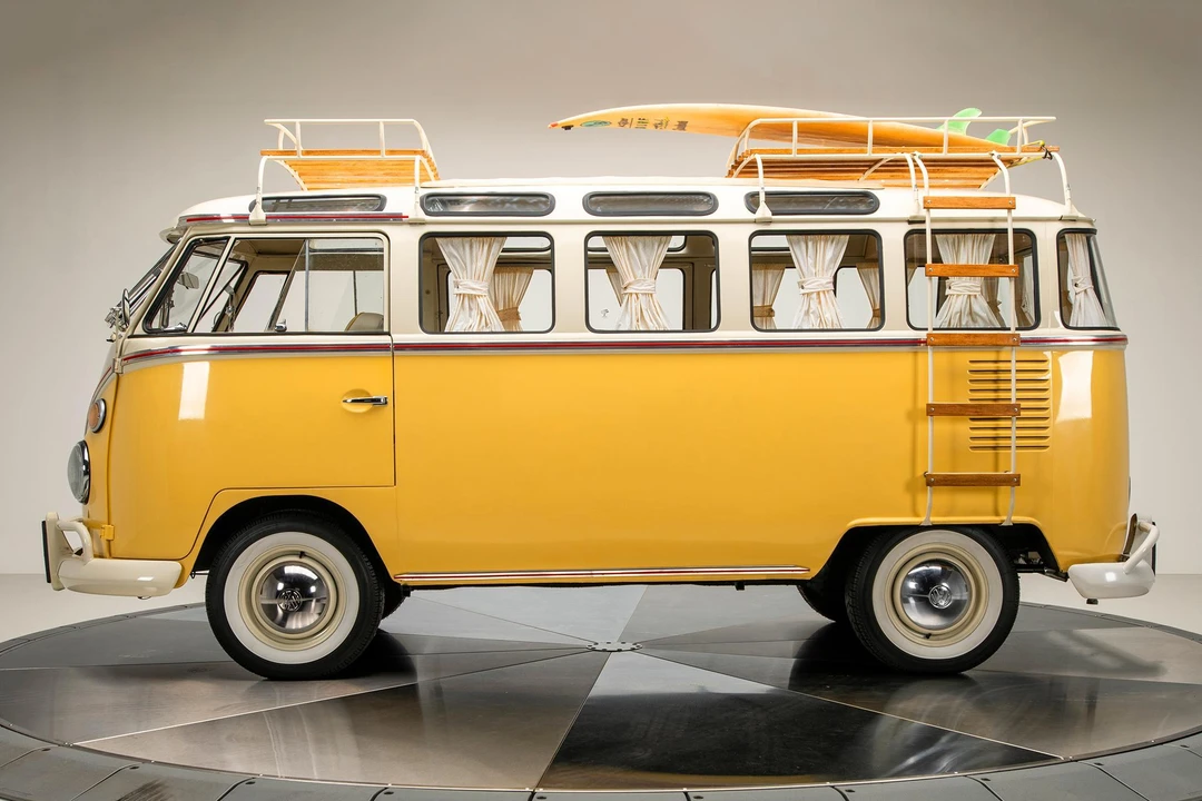 1975 Volkswagen Bay-Window Bus - Image 7 of 31