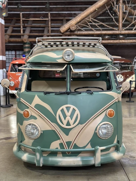 1975 Volkswagen Bay-Window Bus - Image 10 of 21