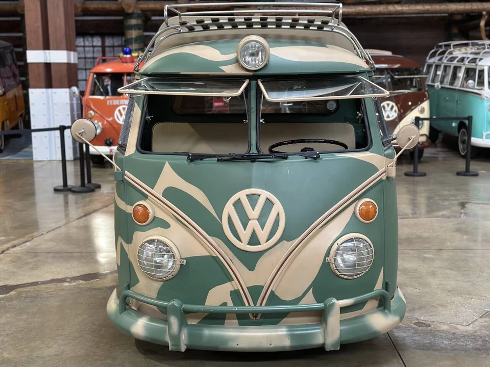 1975 Volkswagen Bay-Window Bus - Image 8 of 21