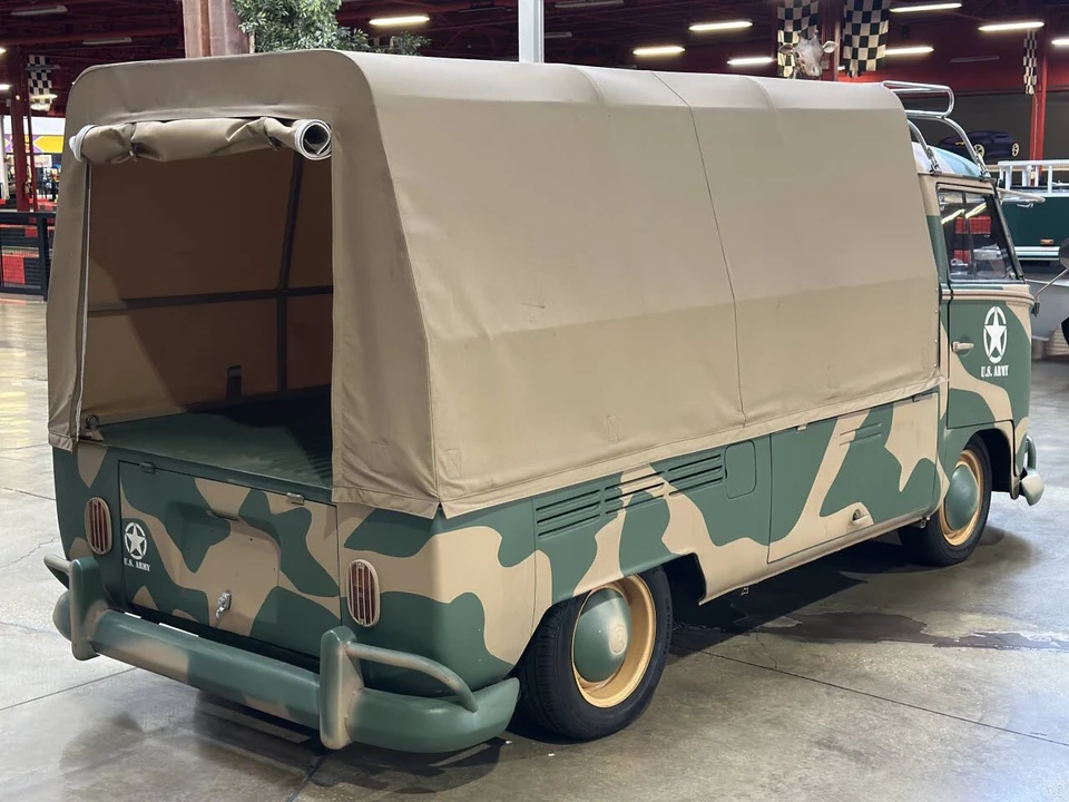 1975 Volkswagen Bay-Window Bus - Image 6 of 21