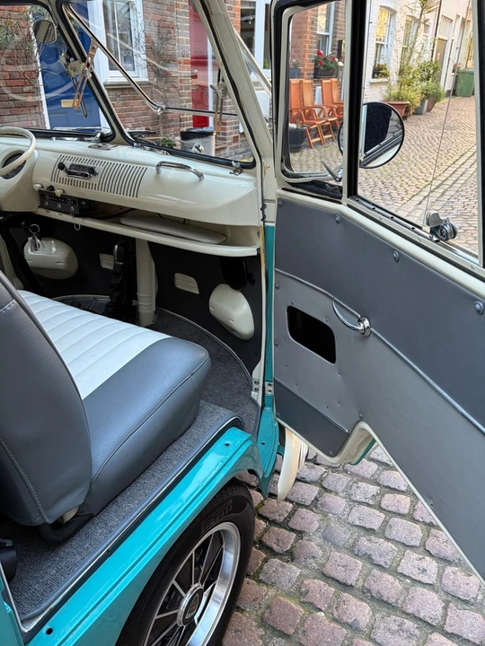 1975 Volkswagen Split-Window Bus - Image 17 of 30