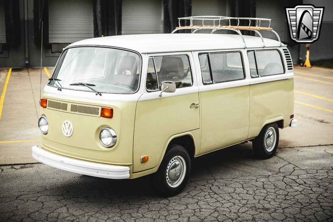 1975 Volkswagen Split-Window Bus - Image 8 of 12