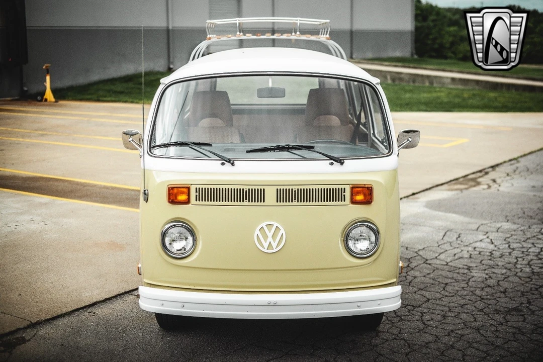1975 Volkswagen Split-Window Bus - Image 4 of 12