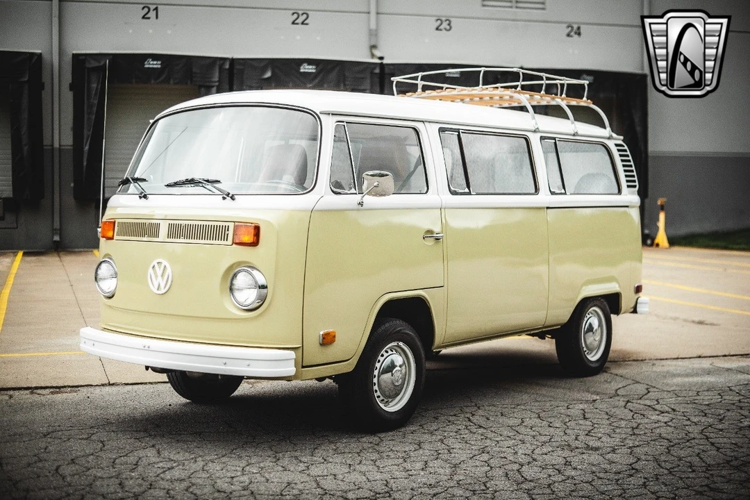 1975 Volkswagen Split-Window Bus - Image 9 of 12