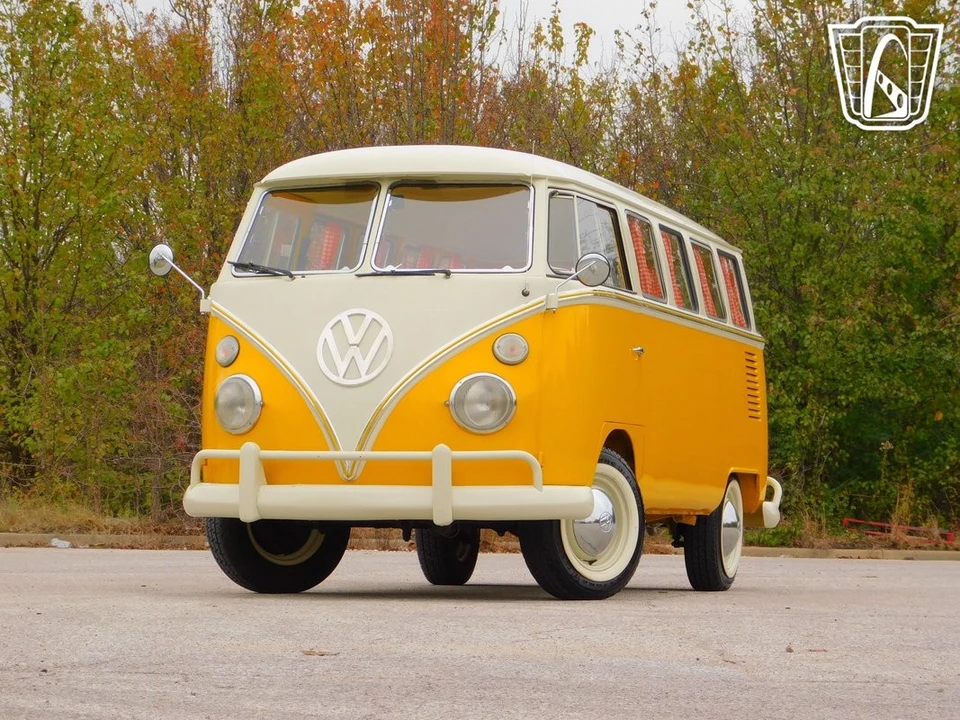 1975 Volkswagen Type 2 - Image 10 of 12