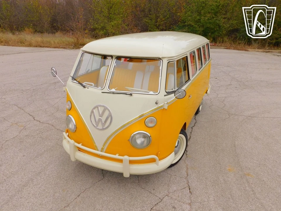 1975 Volkswagen Type 2 - Image 8 of 12