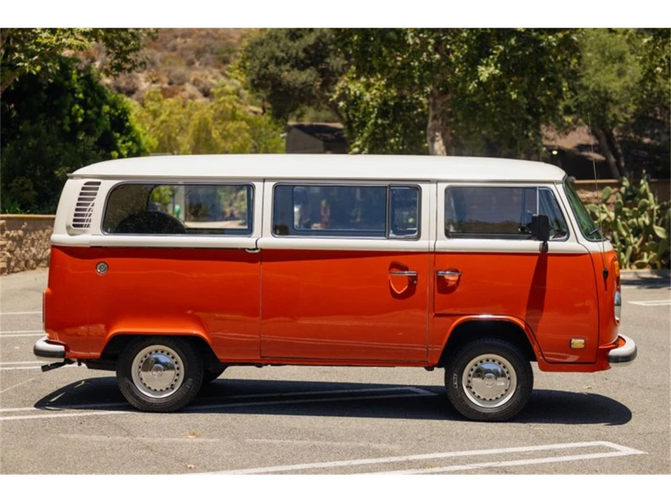 1975 Volkswagen Bay-Window Bus - Image 28 of 31