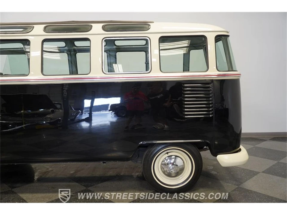 1975 Volkswagen Bay-Window Bus - Image 25 of 31