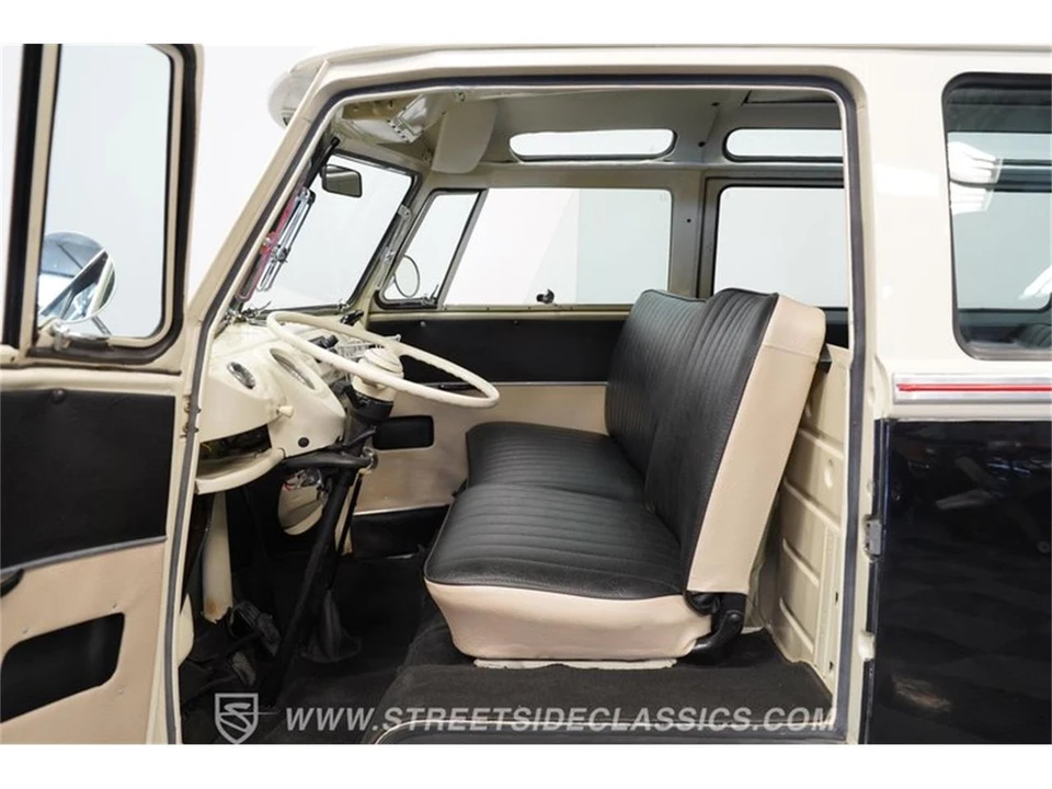 1975 Volkswagen Bay-Window Bus - Image 3 of 31