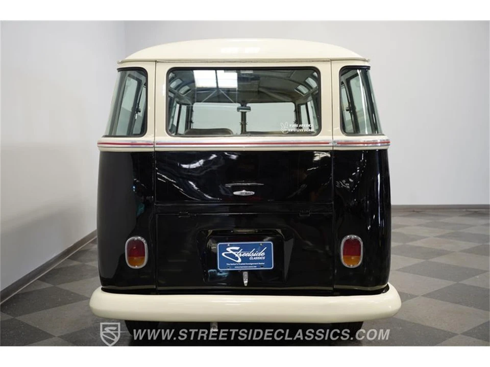 1975 Volkswagen Bay-Window Bus - Image 11 of 31