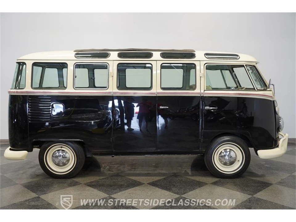 1975 Volkswagen Bay-Window Bus - Image 15 of 31