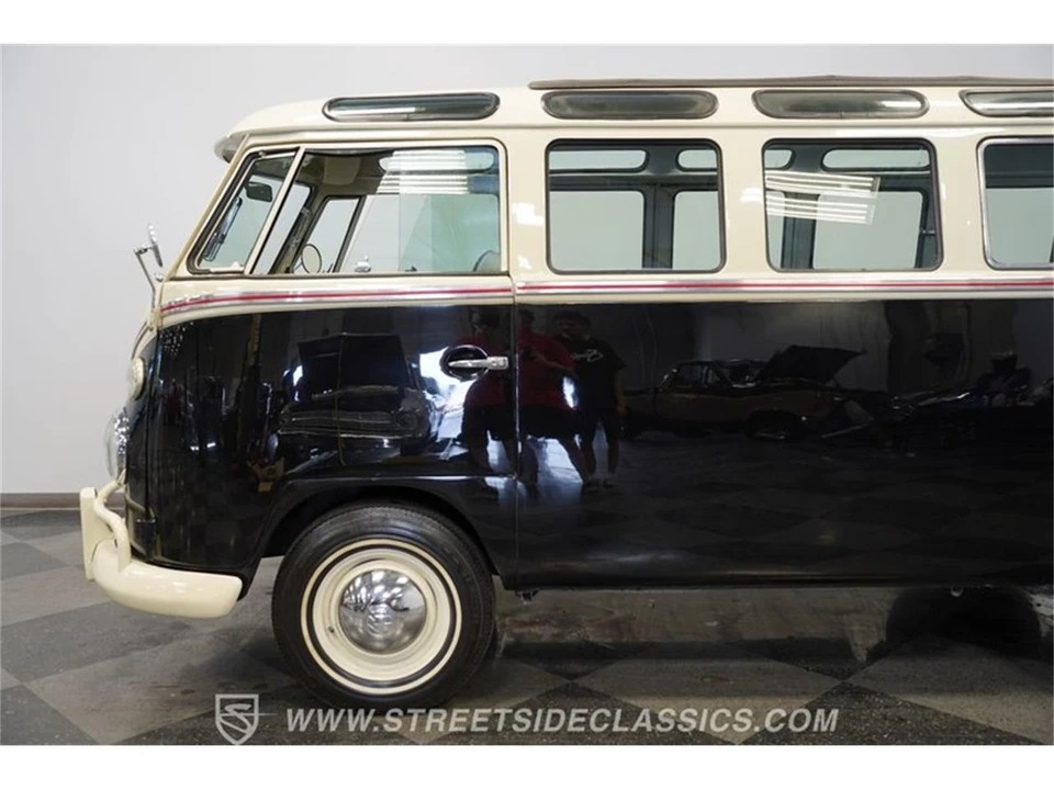 1975 Volkswagen Bay-Window Bus - Image 24 of 31