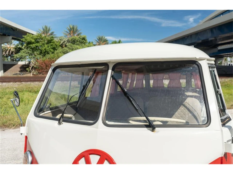 1975 Volkswagen Bay-Window Bus - Image 11 of 31