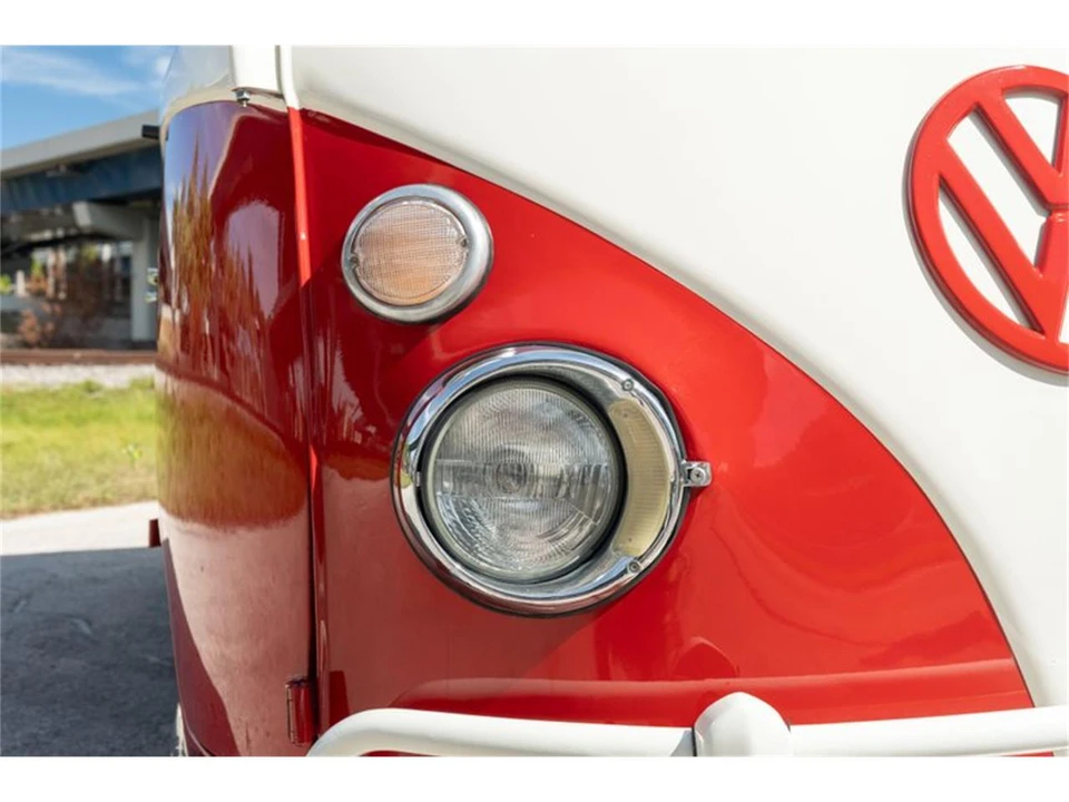 1975 Volkswagen Bay-Window Bus - Image 12 of 31