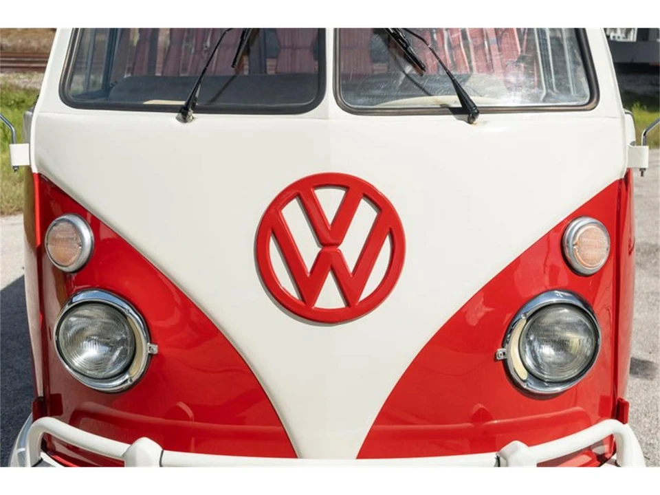 1975 Volkswagen Bay-Window Bus - Image 8 of 31