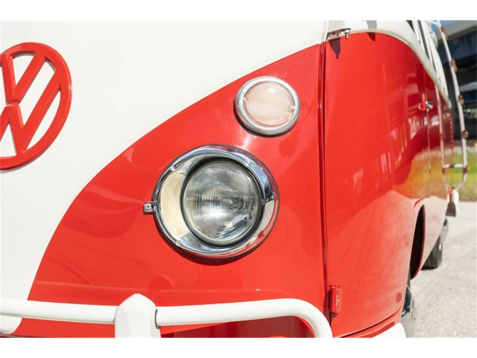 1975 Volkswagen Bay-Window Bus - Image 13 of 31