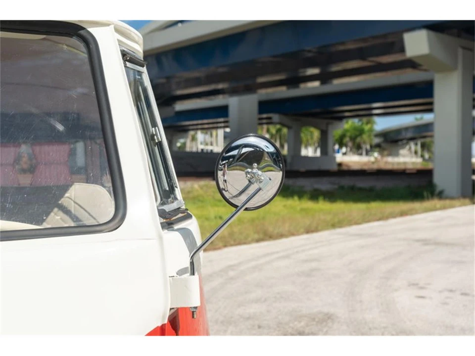 1975 Volkswagen Bay-Window Bus - Image 10 of 31