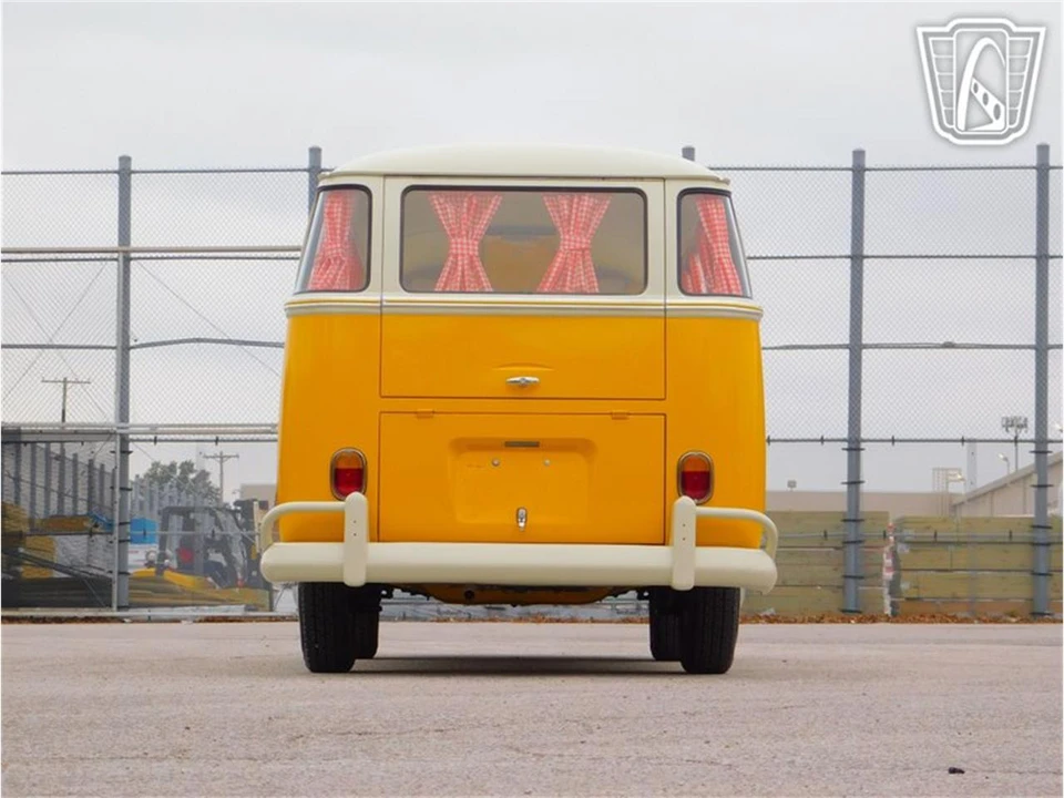 1975 Volkswagen Bay-Window Bus - Image 6 of 31