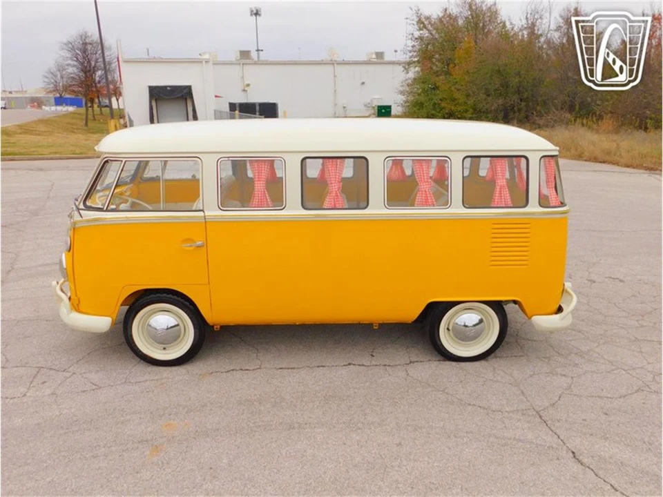 1975 Volkswagen Bay-Window Bus - Image 31 of 31