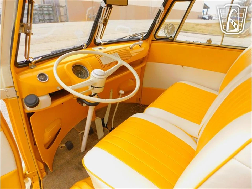 1975 Volkswagen Bay-Window Bus - Image 8 of 31