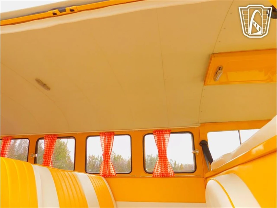 1975 Volkswagen Bay-Window Bus - Image 16 of 31