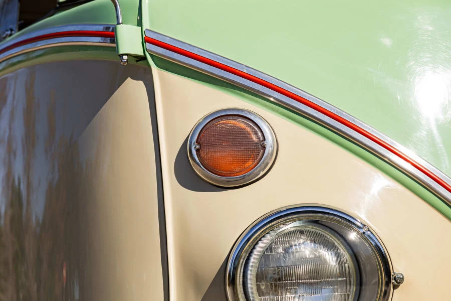 1975 Volkswagen Bay-Window Bus - Image 21 of 31
