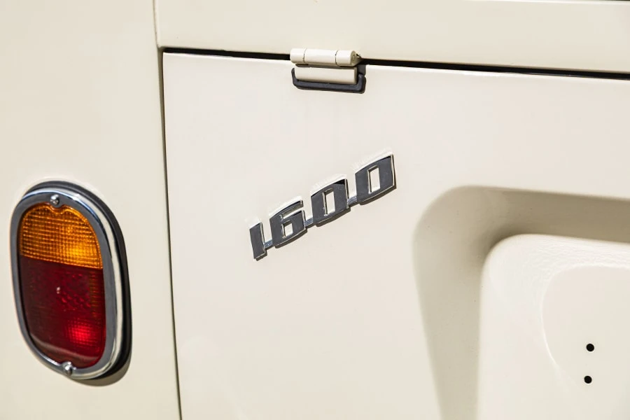1975 Volkswagen Bay-Window Bus - Image 7 of 31