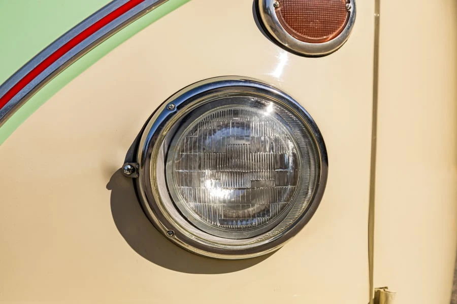 1975 Volkswagen Bay-Window Bus - Image 14 of 31