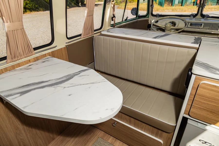 1975 Volkswagen Bay-Window Bus - Image 28 of 31
